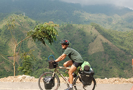 Seth and Amanda are cycling through South America for Heifer.