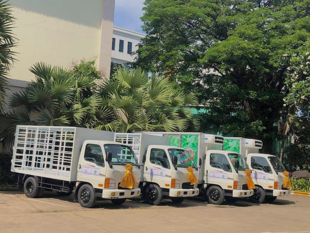 Cold-chain trucks help agricultural cooperatives safely store and transport perishable products to customers.